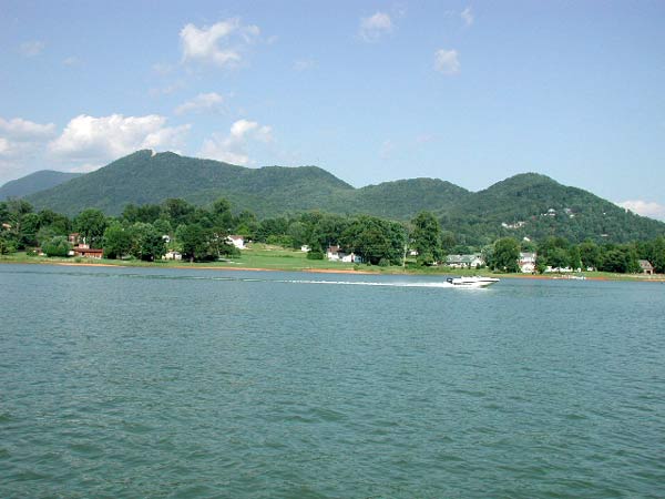 Bell Mountain on lake Chatuge