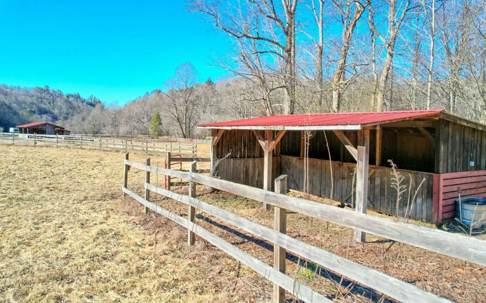 Hayesville,North Carolina Mountain Home For sale,8758 TUSQUITTEE ROAD, Hayesville, North Carolina 28904,view, cabins, mountain homes for saleTUSQUITTEE ROADAdvantage Chatuge Realty
